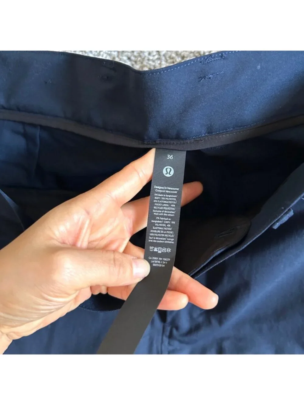 Lululemon Men's Sz 36 Relaxed Fit Twill Navy Shorts Pockets -Lightweight